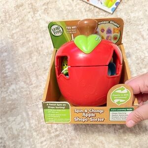 LeapFrog Spin & Change Apple Shape Sorter-NWT